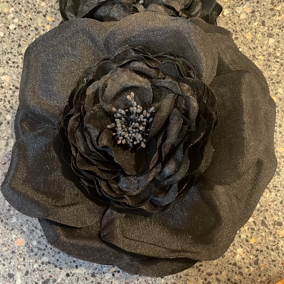 NIB Black Floral Shoulder Enhancement Fabric Pin - Picture 5 of 8